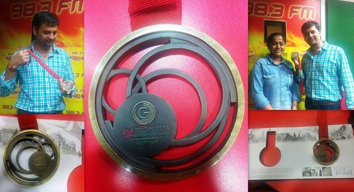 See! This is how the medal looks like! Commonwealth Games 2014 Bronze medalist shooter Lajja Goswami at Mirchi Studio!