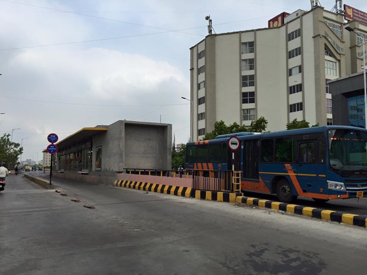 :: બસ સ્ટેન્ડ કરાવ્યું ગગન ગોખમાં રે LoL...l!

 #BRTS Bus Stop on Gujarat College Flyover ::

Dedicating a Garba in the link below. 

https://soundcloud.com/dhvanit-1/rj-dhvanit-brts-garbo