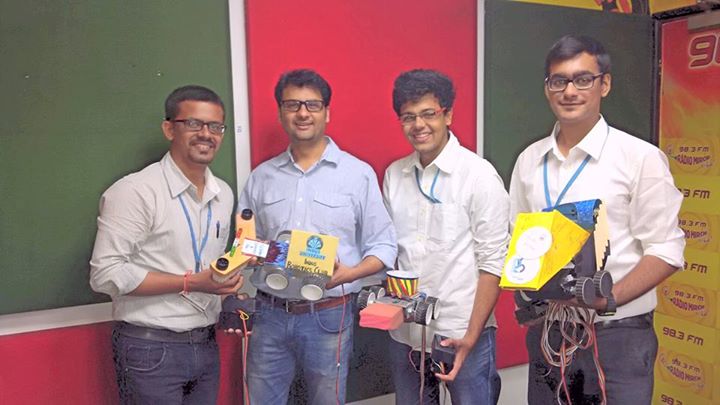 :: આ રોબો-રામો રજા નહિ પાડે ::

Met these students today morning who have made a robot which would Mop your floor.

#robotics #robot #Ahmedabad