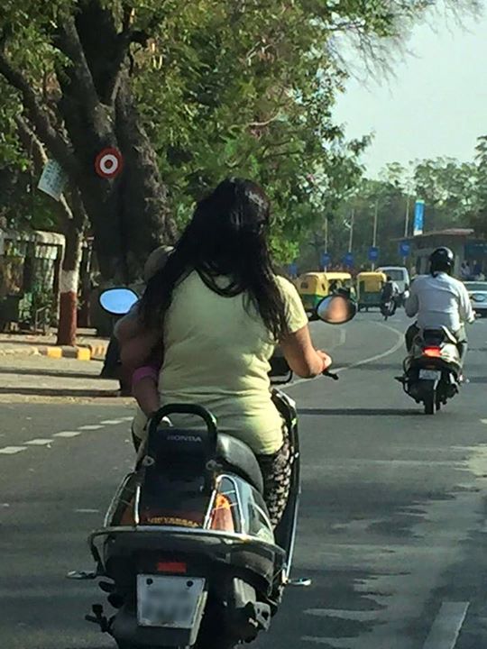 :: 'હે મા' માતાજી ::
 જીવ બળી ગયો મારો!
I pray she reaches home safely and never repeats this again. 
#valueforlife #life #motherhood #ahmedabad