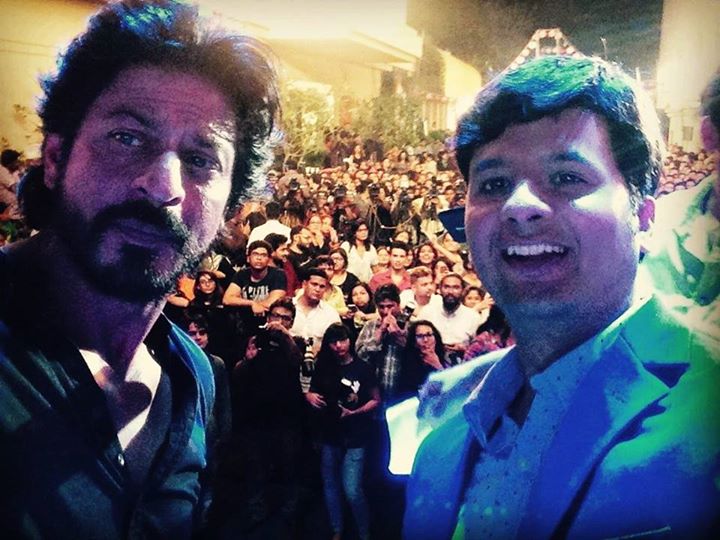 RJ Dhvanit,  selfie, KingKhan!, Fan, FanTrailerLaunch, srk, fantrailer, ShahRukhKhan