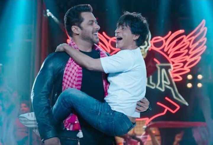 Who is that one friend of yours whom you can hang on or depend on to like #shahrukhkhan hanging on #salmankhan? 
Tag that friend in comment. 
#friend #friends #friendsdoeverything #friendsforever