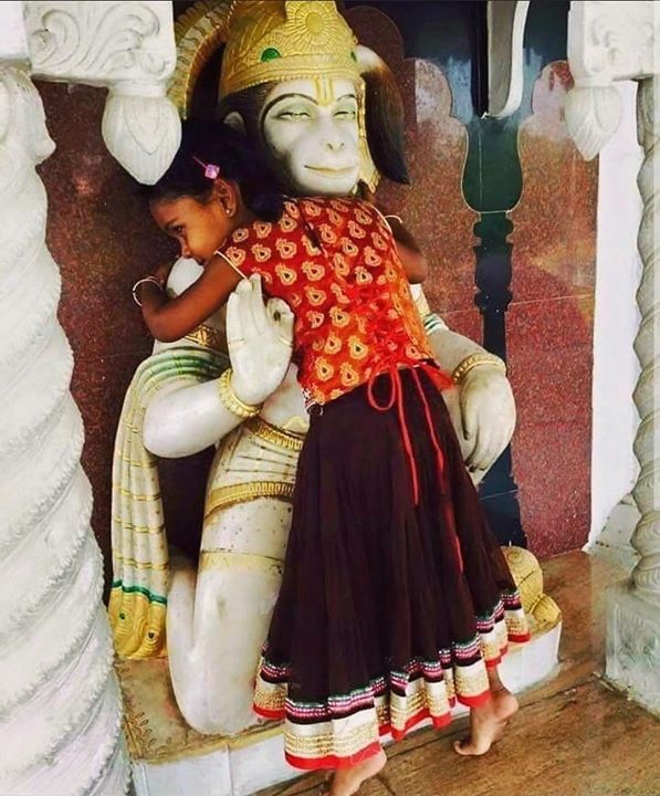 A hug in the times of #isolation & #quarantine
 #JaiBajrangbali

❤️❤️❤️

Courtesy: @shanoosharmarahihai