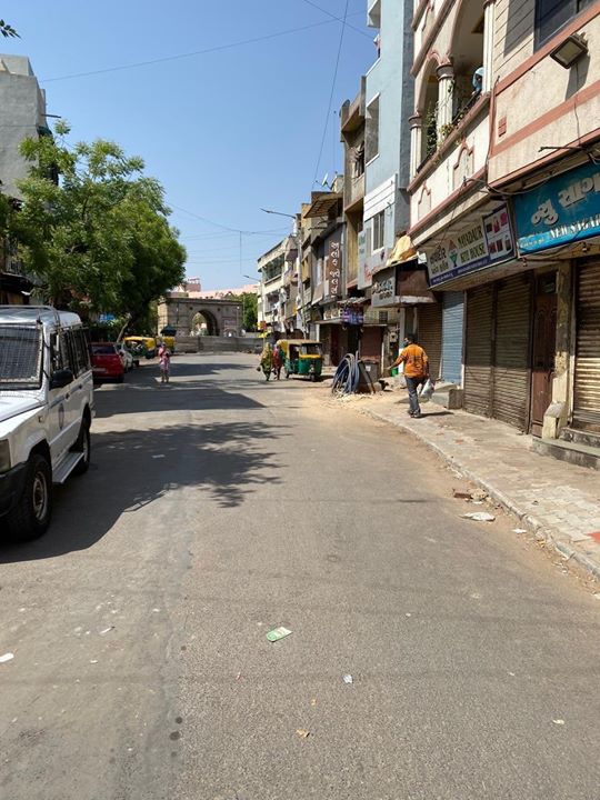 Walled city in the Morning. 
Social Distancing & Lockdown 
Lockdown Diaries. 

Dariyapur | Shahpur | Safi Manjil Danilimda

Source : Tw/ Dr. Shamsher Singh IPS

CMO Gujarat Vijay Rupani Gujarat Police Ahmedabad Police Pradipsinh Jadeja Vijay Nehra IAS

#lockdownindia #lockdown #quarantine #Indiafightscorona #StayHomeStaySafe #coronawarriors #frontliners