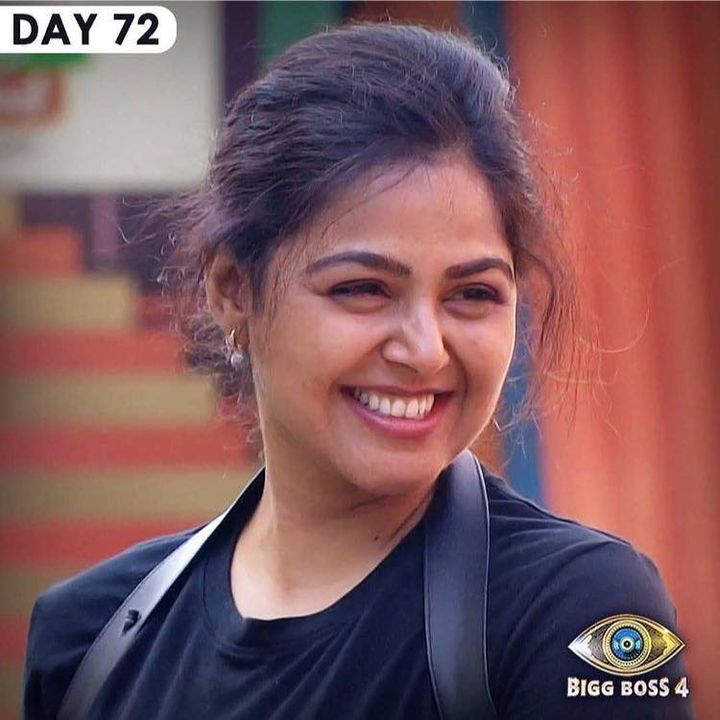 So happy for my co-actor for the film ‘પેટીપેક’! 

Monal has spent 72 days at Bigg Boss Telugu! Way to go girl! Waiting for you to win and come back to dub our film Petipack 😝 M Monal Gajjar