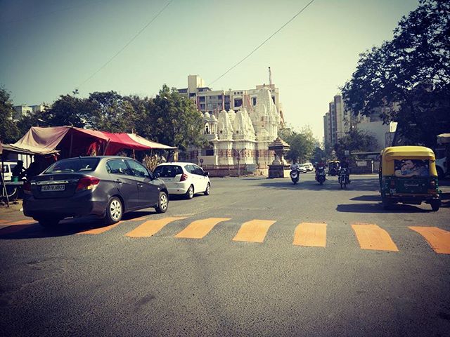 #Gerua color zebra crossing!
Saw all the bumps from Prenatirth Derasar to Karnavati Club Road colored in #orange

#zebracrossing