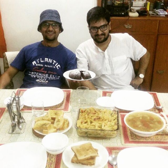 Chef Dhvanit and Amal present Pasta Casserole, Veg Clear Soup accompanied by Cheese Garlic Bread and Spongy Chocolate Cake! 
Hobby Cooking! 
#ChaloJamva #food #dinner #chef #cooking #pasta #garlicbread #cake #soup