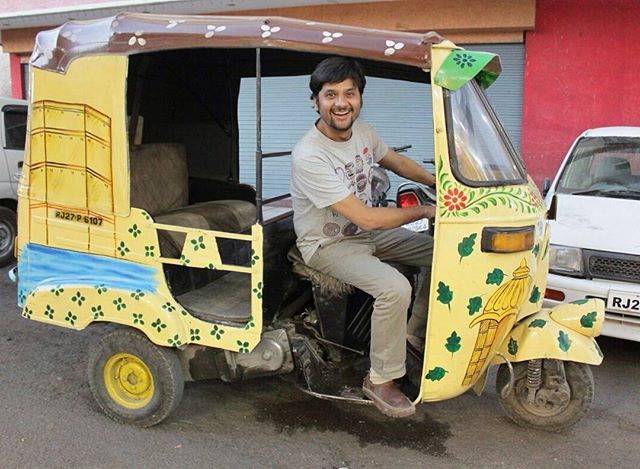 Hu Amdavad No Rickshaw walo!

#rickshaw #auto #autorickshaw #ahmedabad #amdavad #iloveamdavad