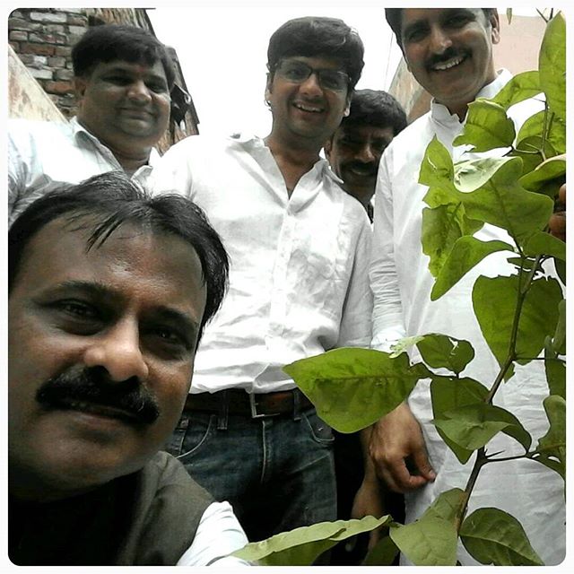 Planted Billi patra saplings today morning with the Health Minister of Gujarat Shankarbhai Chaudhary and our city's Mayor Shri Gautam Shah, at Advait Ashram, Shahpur.

#treeidiot #treeidiots #selfie #gogreen #tree