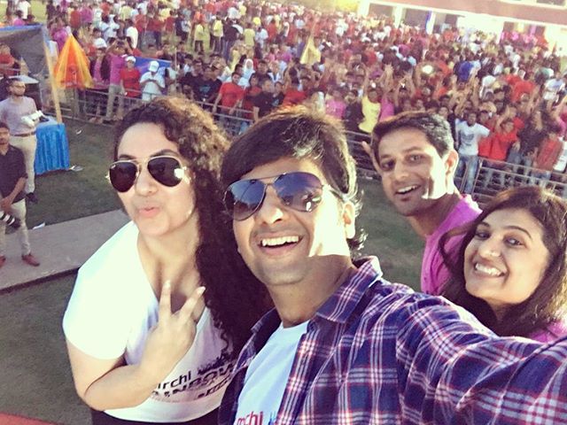 #mirchirainbowrun se #rainbow #selfie with @rjnehal @rj_ekta and @ruhaanmansuri25293