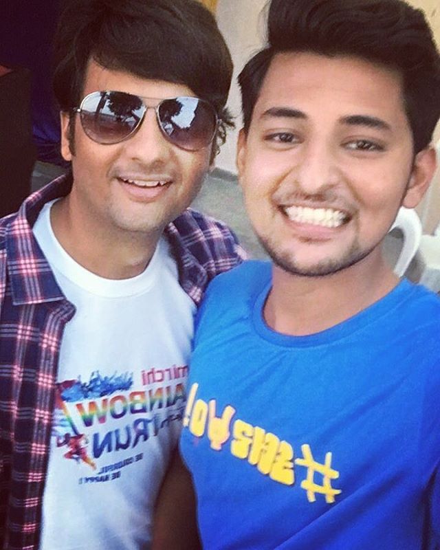 @darshanravaldz was at #mirchirainbowrun this evening!!
What great fun we had singing songs together!
Good luck for your upcoming Gujarati film #tutohgayo 
#rainbow #run #darshanraval