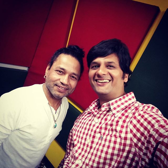 @kailashkher was at #mirchi studios this afternoon. See you at the concert this evening. 
#concert #musicalconcert #kaliashkherconcert #kailashkher