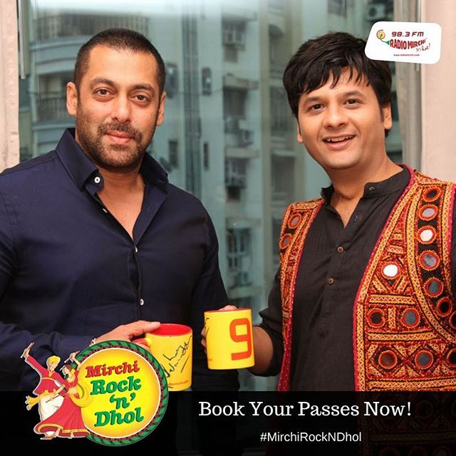 @beingsalmankhan was here last #navratri at #mirchirockndhol.

This year it's even bigger and better at Aman Akash Party Plot! 
Book your passes now from www.bookmyshow.com 
#navratri2016