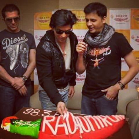 Happy Birthday @iamsrk 
#iamsrk #shahrukhkhan #srk #happybirthday #oldpic @iamsrkofficial