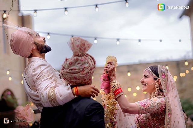 God bless them! Such an adorable couple ☺️
Between loved the caption by @virat.kohli @anushkasharma
#viratkohli #anushkasharma #virushka #couple #couplegoals