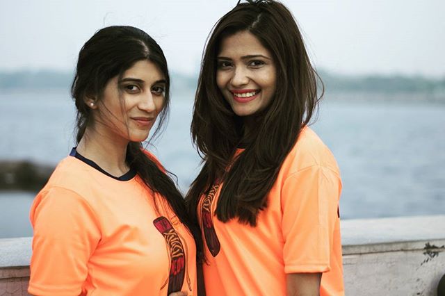 @deekshajoshi04 and @bhaktikubavat are joining our teams for #mirchineonrun season 3. Are you? Register now from bookmyshow 
#mirchi #neon #run #fitness #health #winter