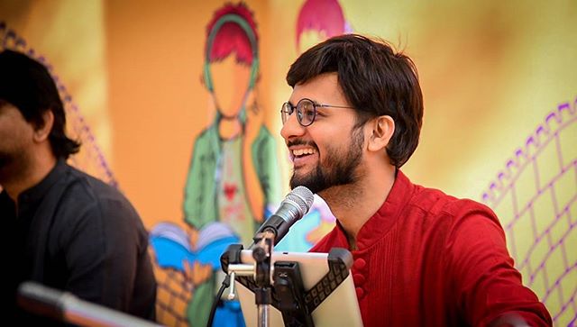 One of the best clicks from GLF session today morning.
Pic courtesy: @parthbittupatel

#photooftheday #glf #gujaratiliterature #gujlitfest #gujaratiliteraturefestival #picoftheday