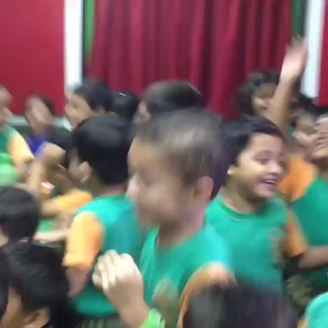 Dancing with kids at Mirchi Studio yay indiawale! #india #mirchi #happiness #dance #funatwork #lovemyjob