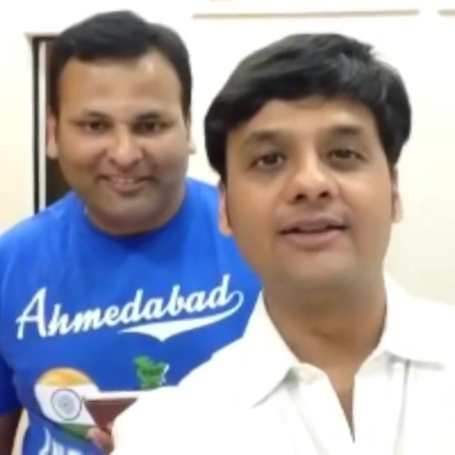 An #nri from #london came to meet me at #mirchi #office 
Check out his love for #amdavad

#ahmedabad #ahmedabadiloveyou #majjanilife #studio #video