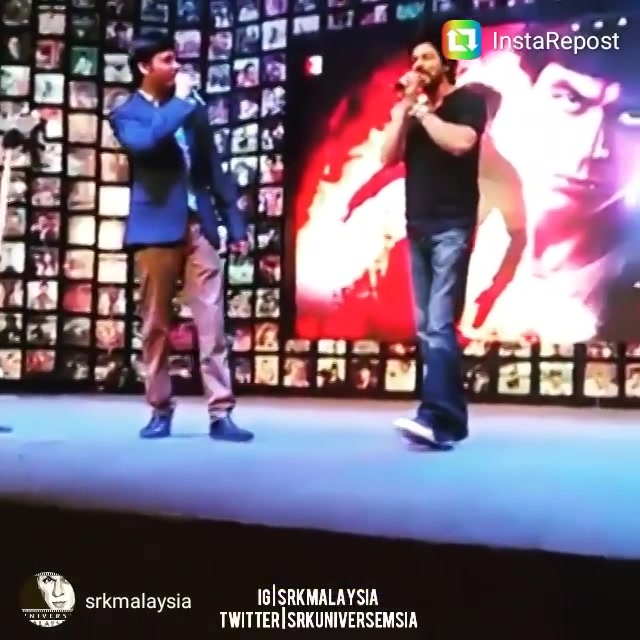 #srk singing the #Jabra #fan song along with me!

#repost #fantrailerlaunch #fantrailer #ShahRukhKhan @iamsrk