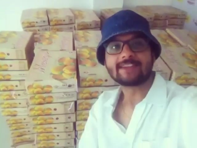 Congratulations @chetasikane for winning 100 petis of #mangoes on my show today morning. 
#aam #amdavad #mango #mangoyathengo #mamgokethengo @chetasikane