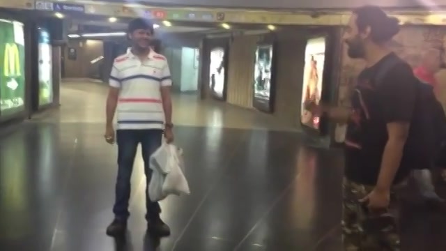 #dilse gaaya #barcelona ke #metro station pe Ravi Rao aur Rj Sayema ke saath from Mirchi Delhi!

#singing #spain #traveldairies #europe #eurotrip #eurotrip2016 #echo #tbt