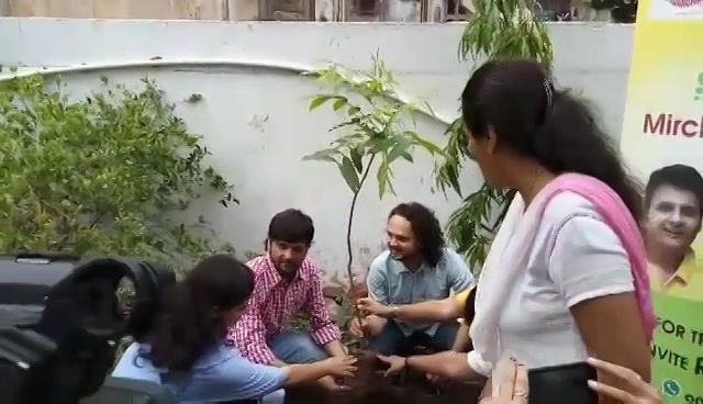 #treeidiot ne aaj plantation kiya @parthivgohil9 ke saath!

#gogreen #tree #treeidiots