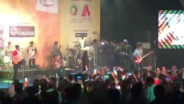 Can't get over the #hangover of last night's #kailashkherlive #concert
@kailashkher