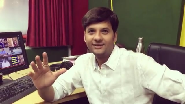 @amitabhbachchan 500-1000 ni note exchange karva jai toh.. Juvo.. #amitabhbachchan #currencyban #cashrush #currency #currencycrisis