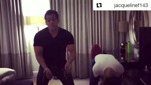 @beingsalmankhan and @jacquelinef143 grooving to #judwaa2 song. 
You can DM me a dancing video with your partner in crime and get a chance to meet @varundvn @taapsee and @jacqueline_fernandez this #navratri 
#navratri2017 #mirchibioscope