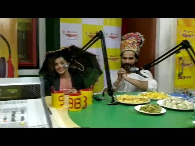 Khaman, sandwich dhokla and khandvi for @varundvn and @taapsee at mirchi studios 
#navratri #navratri2017 #mirchirockndhol #food #gujjufood