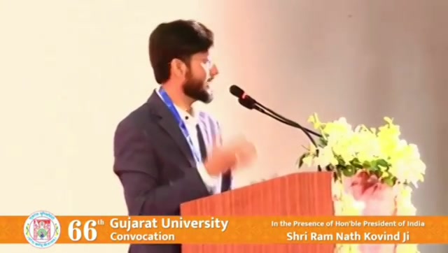 Delivered a speech at #gujaratUniversity convocation.

#convocation #lecture #dhvanit