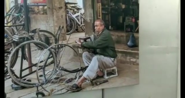 Got nostalgic after seeing a photography exhibition on cycle at Abhivyakti at Sanskar Kendra, Paldi. Don't miss to visit it!
#abhivyakti #exhibition #photography #cycle #cycling #dhvanit #photographs #nostalgic #flashback