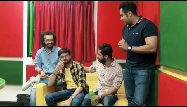 Talking about the #feminine qualities that we have!
Watch full video on my Facebook page Dhvanit

#womensday #internationalwomensday #rjs #mirchi #dhvanit @mirchi_rj_ruhan_ @rj_vashishth @mirchi_rj_kunal