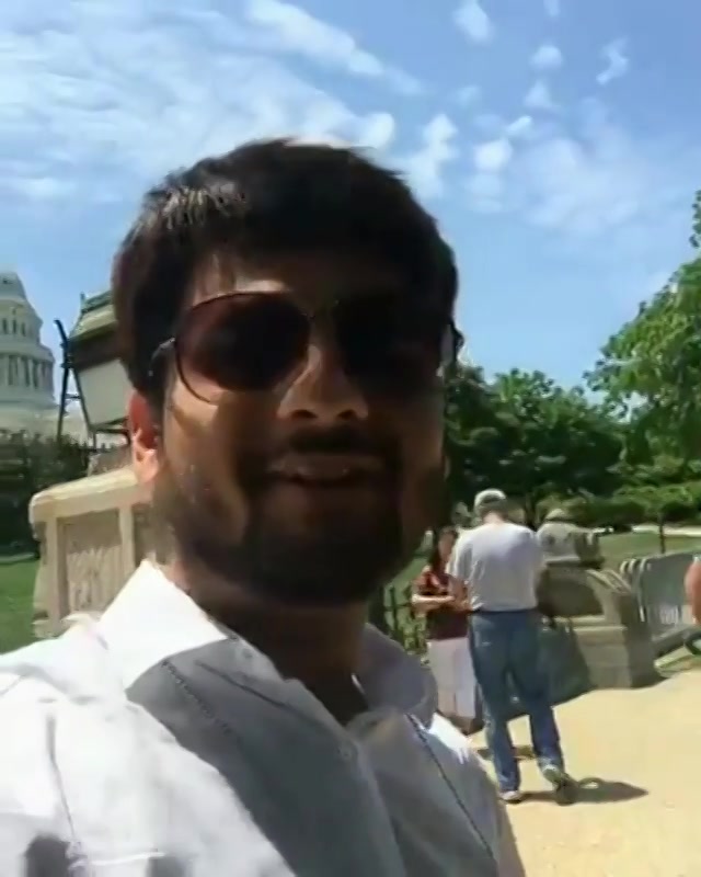 At capital hill with my fellow #FPCTours2018 participants & these girls have some questions for me.. #washingtondc #washington #travel #traveldiaries #travelgram #US #USdiaries #dhvanit #capitalhill