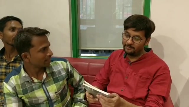 Vimal shares his lifestyle of #southgujarat
Full video on my Facebook page 
#south #gujarat #language #dhvanit #food