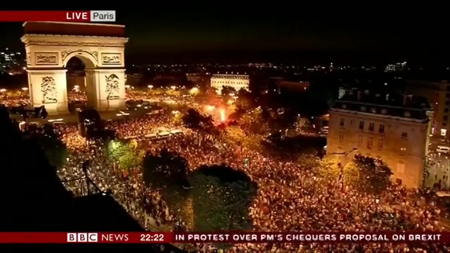 France is in the final of the #football #worldcup. Thats how people celebrated in Paris, France after their victory against Belgium!

Source: BBC news

#footballgames #fifa #fifaworldcup #fifa18 #fifaworldcup2018 #footballworldcup #france #paris #frabel