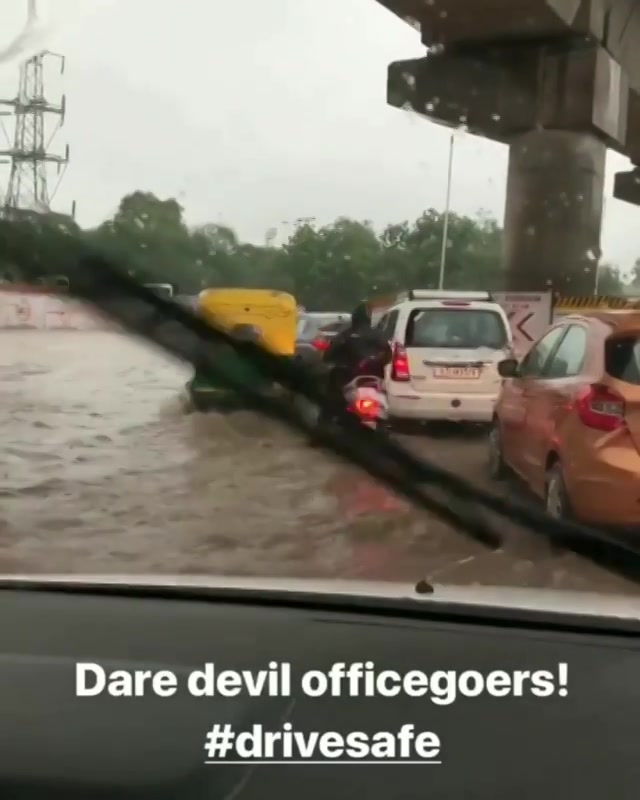 Thats how I reached home after tree plantation in Motera chandkheda Today morning

#ahmedabad #amdavad #ahmedabadrain #ahmedabadrains @ahmedabadpolice