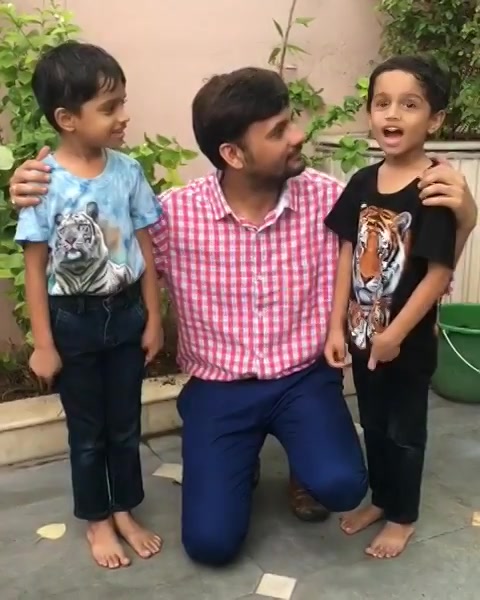 Cutest one!
Register your saplings by filling the form link in bio and I might come to your place for plantation. 
#hellofriends #pedmandhvanit #treeidiots #mirchitreeidiot