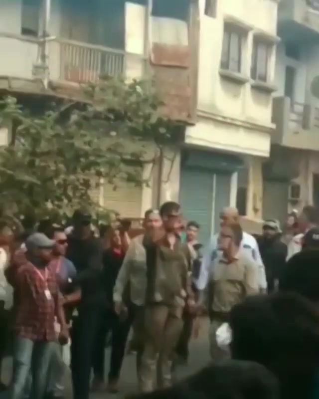 @chrishemsworth waving at his fans in #ahmedabad (more videos on my insta stories) 
#chrishemsworth #thor #amdavad #avengers