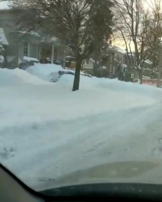 A friend shared this video from #Toronto where it is has been about minus 35 degrees. 
Thanks for sharing @richabshah

#canada #winter2019 #winter #cold #january #snow #snowfall #chilly #freezing #snowy #snowstorms #snowstorm2019