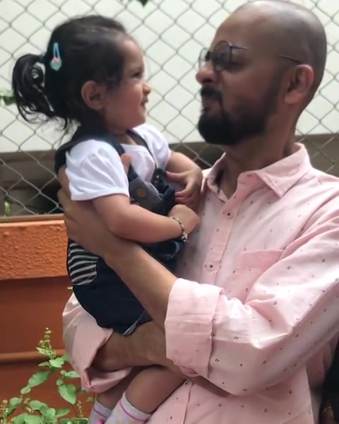 CUTENESSsssss! ❤️❤️❤️ Fun during #treeidiot plantation at Shanti Hopskotch, Shyamal.

#catchThemYoung