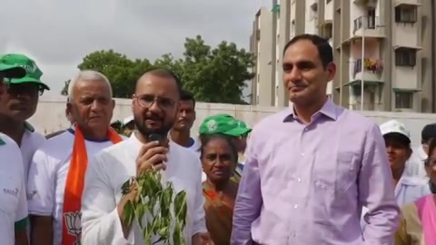 Plantation of 5500 Saplings at Motera with the municipal commissioner of Amdavad Shri Vijay Nehra.

#treeidiot #ahmedabad #plantation