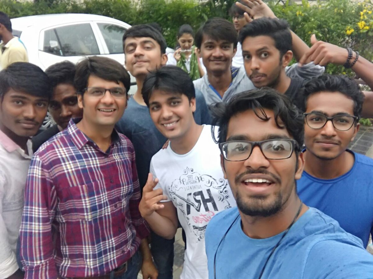 RT @iamjwalit: @RjDhvanit sir remember us? Outside Novotel? https://t.co/buJqcGvTkv