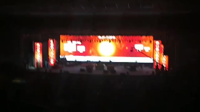 RT @Atit_Sheth: Glimpse of how audience response when @RjDhvanit Invited on stage. https://t.co/SadOzvaV0Z